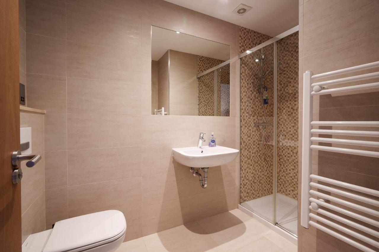 Westone Suite710-Hosted By Sweetstay Cebelitarık Dış mekan fotoğraf